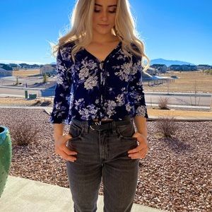 American Eagle Flower Pattern Cropped shirt - small